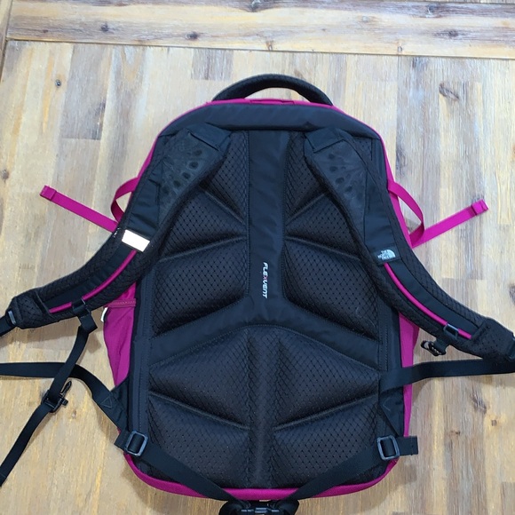 THE NORTH FACE Recon Backpack - pink and black lightly used - Picture 2 of 11